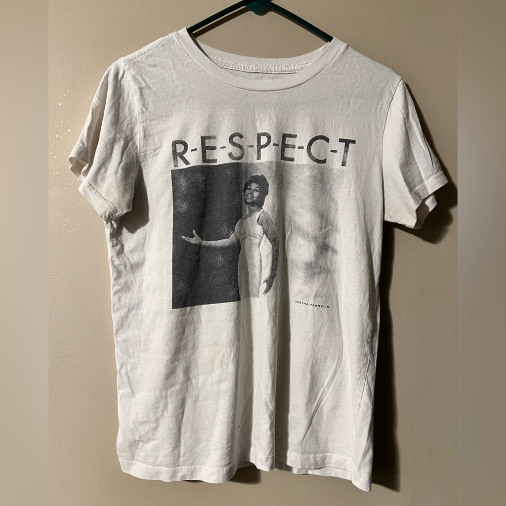 Aretha Franklin sz M short sleeve white with RESPECT black graphic T shirt.